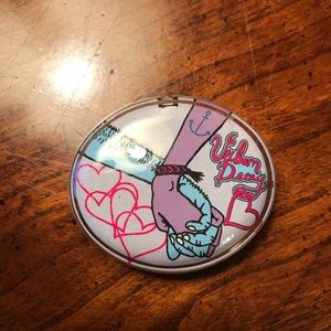 URBAN DECAY EYESHADOW IN SHADE FREAKSHOW